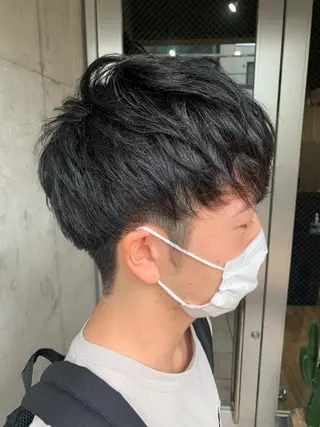 ショート メンズ ミルクティーベージュ ブリーチ 店長 清水のヘアスタイル