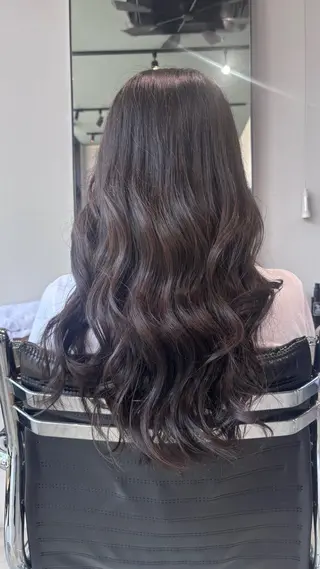 ロング カラー 海老名駅🫧トレンド カラー🫧橋本小雪のヘアスタイル