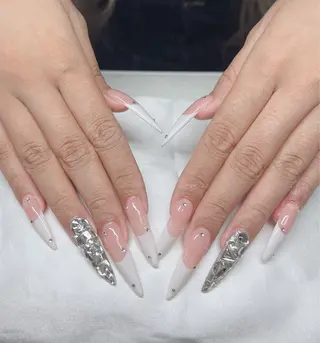 ネイル Lee Nails チップ長さだし専門店のネイルデザイン