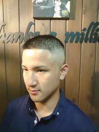 ショート メンズ 岡林 選のヘアスタイル