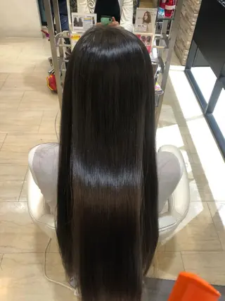 ロング 足立 小百合のヘアスタイル