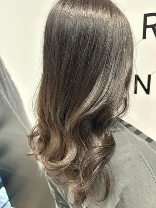 セミロング カラー デザインカラー モデル募集🌈のヘアスタイル