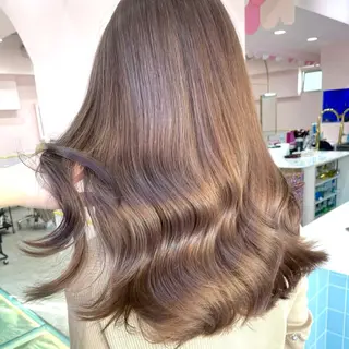 セミロング カラー ボブ/レイヤー/ ハッシュカット/河内のヘアスタイル