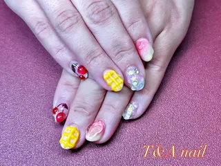 ミディアム ネイル T&A nailのネイルデザイン