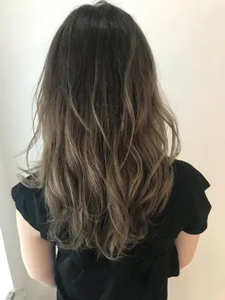 ミディアム カラー ウルフカット レイヤーカット上柿のヘアスタイル