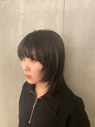 ミディアム カラー 西梅田直結🌹 若林梨音のヘアスタイル