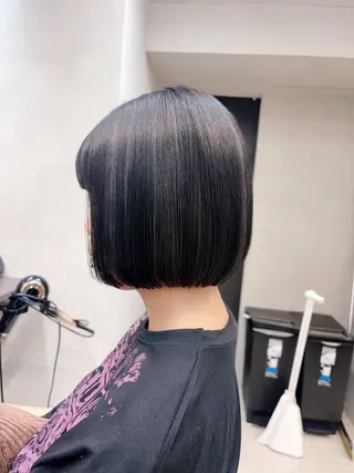ショート カラー 村山 茉衣のヘアスタイル