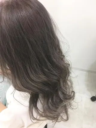 セミロング ロング カラー 髪質改善 中川 翔のヘアスタイル