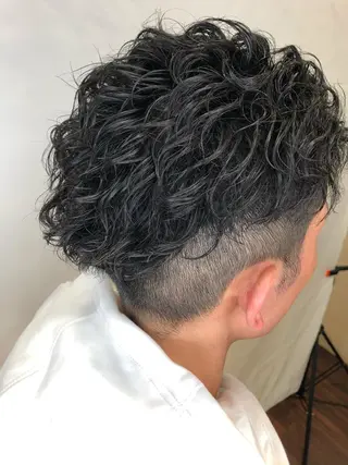 パーマ メンズ ショート⭐️ブリーチ ⭐️木村康二⭐️のヘアスタイル