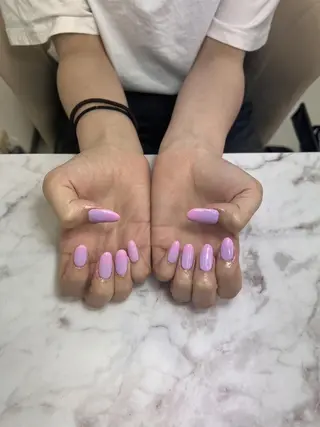 salon UNE LMA見習いスタッフのネイルデザイン