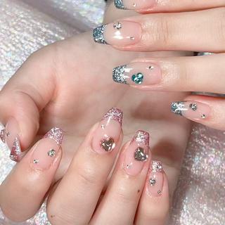 ネイル Queens テイのネイルデザイン