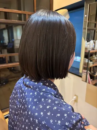 ミディアム おもだか　がく /横須賀中央のヘアスタイル