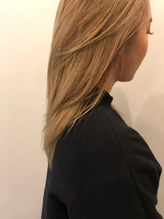 セミロング カラー やまさきえりこ ニュアンスパーマのヘアスタイル
