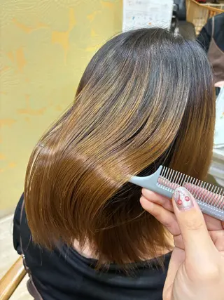 ミディアム 山本 しおんのヘアスタイル