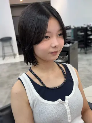 ショート カラー ヘアアレンジ ボブ/透明感ベージュ 🫧クルミ🌟のヘアスタイル