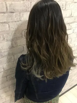 セミロング カラー Oopsレイヤー 加藤澄都のヘアスタイル