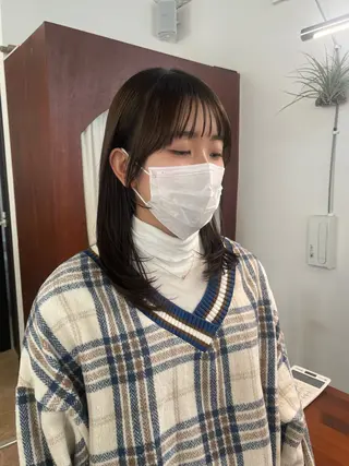 セミロング 顔まわりレイヤー 透明感カラー🩵🩵のヘアスタイル