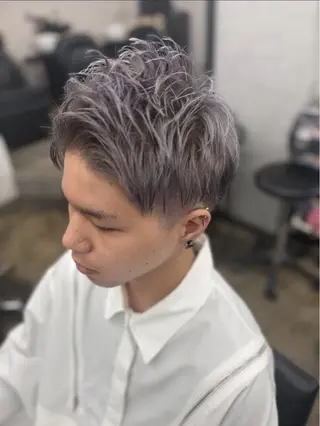 ショート カラー 新宿💜ブリーチ 🩷HIKARUのヘアスタイル