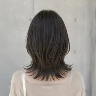 ミディアム 《期間限定無料》 ミディアムレイヤーのヘアスタイル