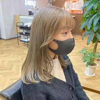 セミロング カラー 前川 朋香のヘアスタイル