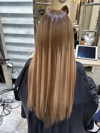 ロング カラー 佐伯 りょうのヘアスタイル