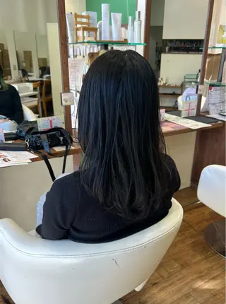 セミロング 水木 里咲のヘアスタイル