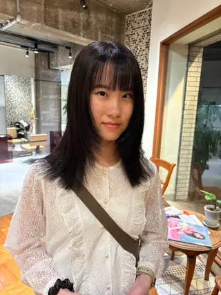 ミディアム 川田 愛美のヘアスタイル