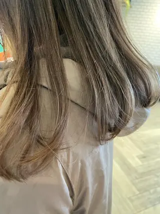 セミロング カラー EIGHT MAYUのヘアスタイル
