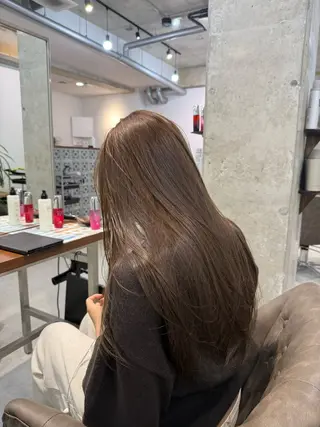 ロング カラー カイリ /レイヤーカットのヘアスタイル