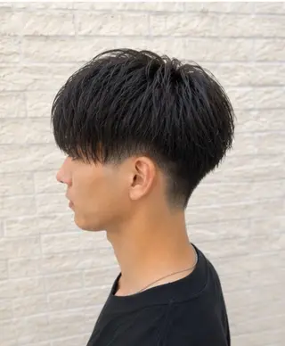 ミディアム メンズ 【メンズ特化】セン ターパート/保坂太一のヘアスタイル