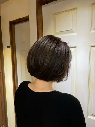 ショート 河上 麻衣/白髪ぼかしのヘアスタイル