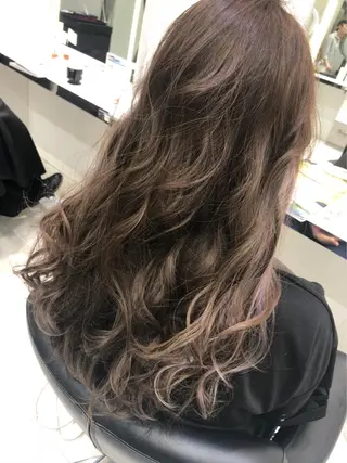 ロング 岸 保奈美のヘアスタイル