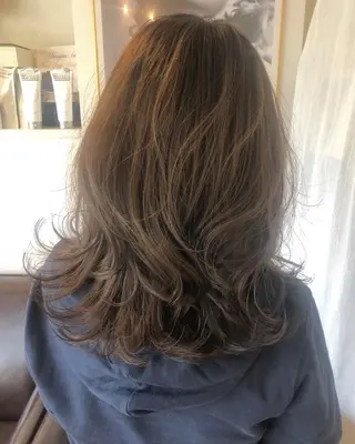 セミロング スタイリスト 佑梨のヘアスタイル