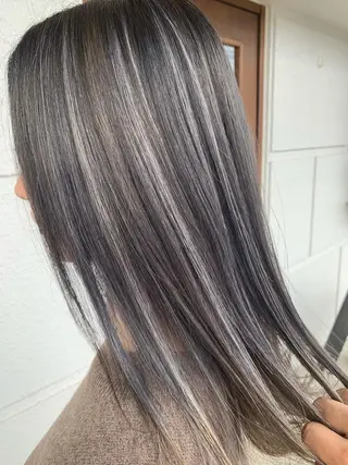 セミロング yoshihara yuukiのヘアスタイル