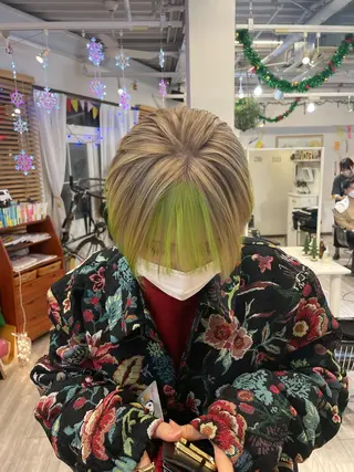 ミディアム カラー インナーカラー 推し ブリーチ 髪質改善のヘアスタイル