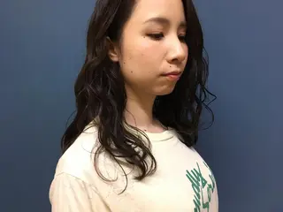 セミロング カラー パーマ 山中 直輝のヘアスタイル