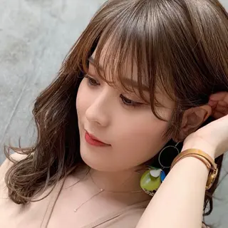 セミロング カラー 澤村 志織のヘアスタイル