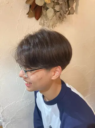 ショート カラー メンズ 靏 美咲のヘアスタイル