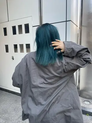 ミディアム カラー 渋谷 留菜のヘアスタイル