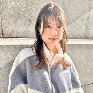 セミロング カラー トレンドヘア🩶 艶髪🩶yoshiのヘアスタイル