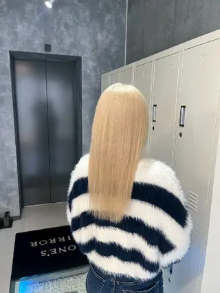 カラー ロング 地雷系🎀ハイトーン 💙荒川結星のヘアスタイル