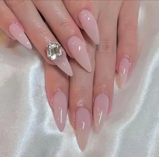 カラー akina nailsのネイルデザイン