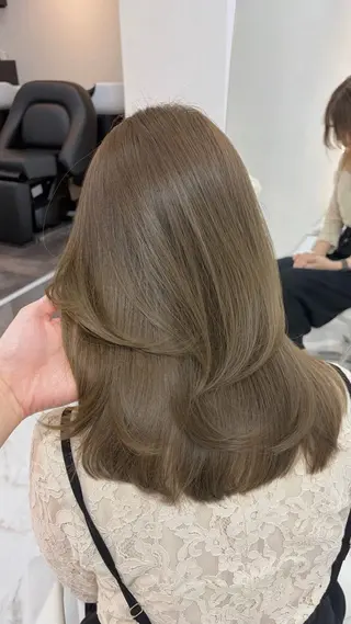 ミディアム カラー パーマ TOMO/ブリーチ 無しオリーブのヘアスタイル