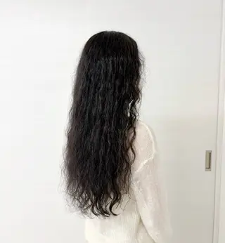 ロング パーマ 麥生田 秀太のヘアスタイル
