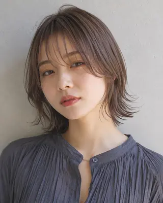 ミディアム ブリーチなし透明感/ Wカラー🌷宮部楓奈のヘアスタイル
