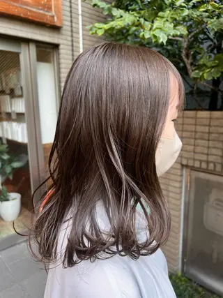 ミディアム カラー 澤井 佑果のヘアスタイル