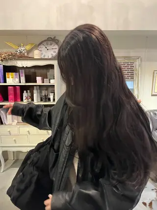 カラー イイダ ヒナのヘアスタイル