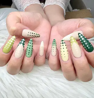 ネイル Anmi Nail 新宿のネイルデザイン
