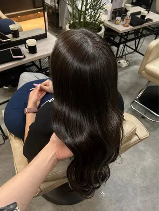 ロング カラー 羽成 優衣菜のヘアスタイル
