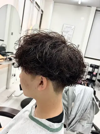 パーマ メンズ KanedaRio パーマ/フェードのヘアスタイル